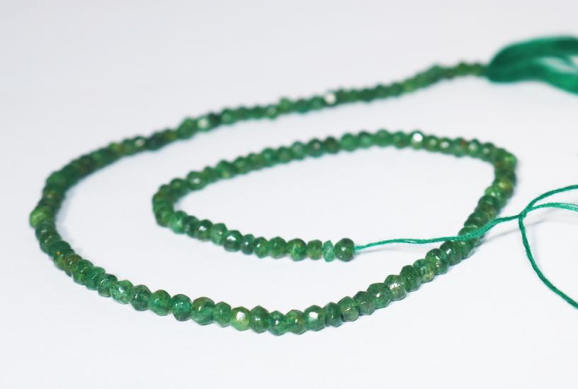 Rengi doğal, kesimi el işidir.