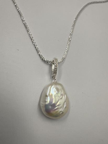 925 ayar gümüştür. 