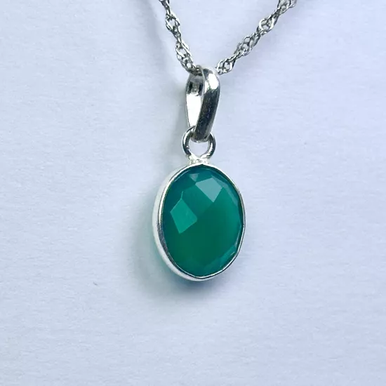 925 Ayar Gümüştür.