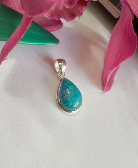 Doğal renk ve dokuda. 