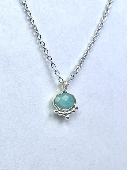 Gümüş zincirle beraber gönderilecektir.