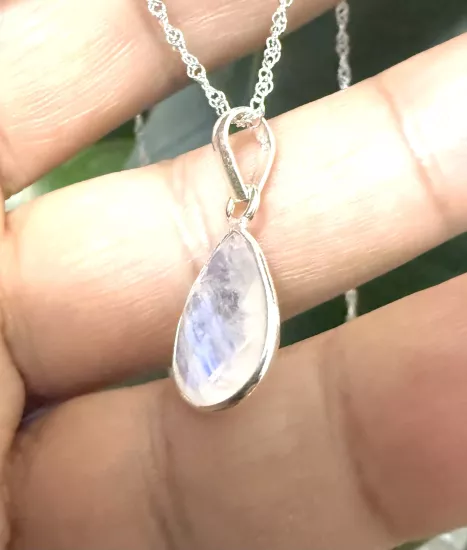 925 ayar gümüşle tasarlanmıştır.