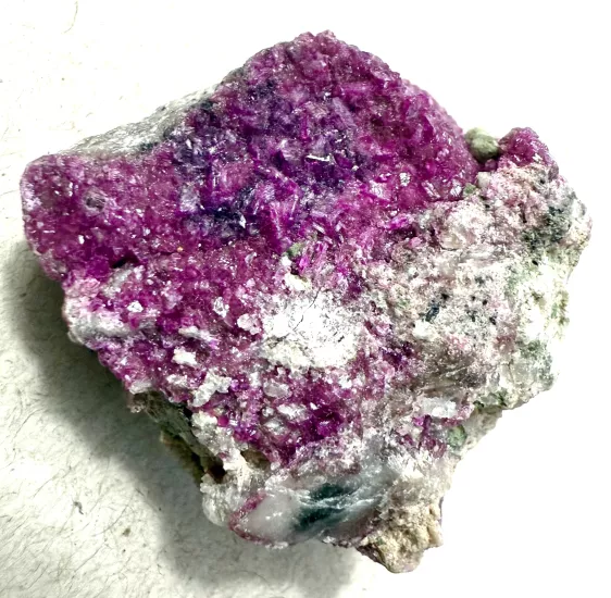 Doğal renk ve kristalleşmeler.