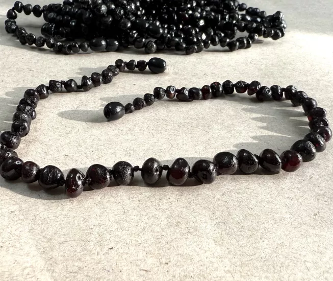 Doğal Baltık kehribarı ile yapıldı.