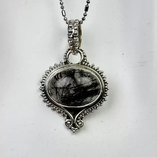 Melek saçı kuvars da denir.