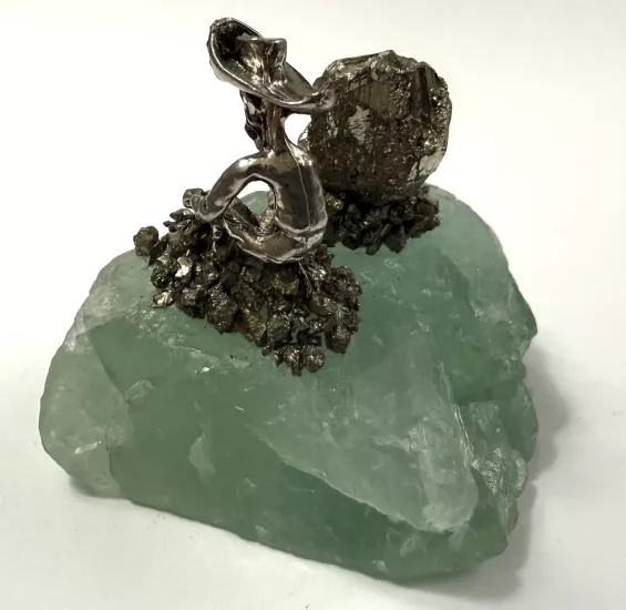 Altın arayan madenci