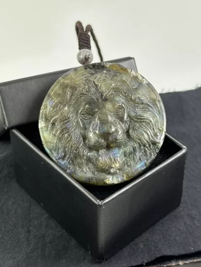 El işi, Aslan Figür