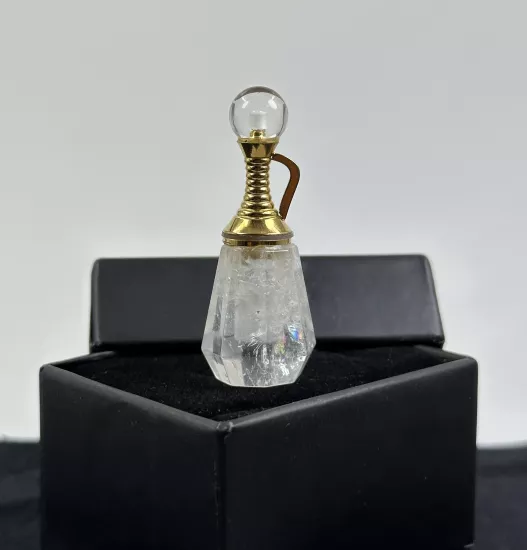 Kolye ucu olarak kullanıma uygundur.