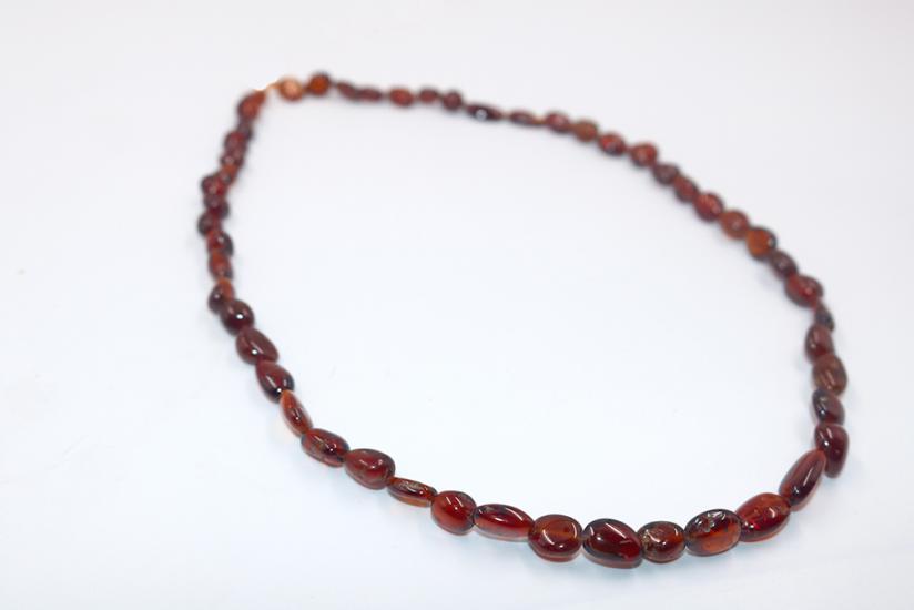 Garnet ve granat olarak da isimlendirilir.