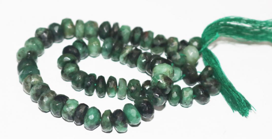 Rondela kesim, doğal zümrüt.