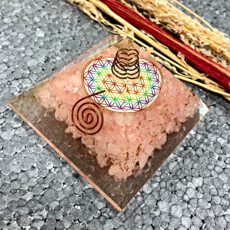 PEMBE KUVARS TAŞLI ORGONİT PİRAMİT