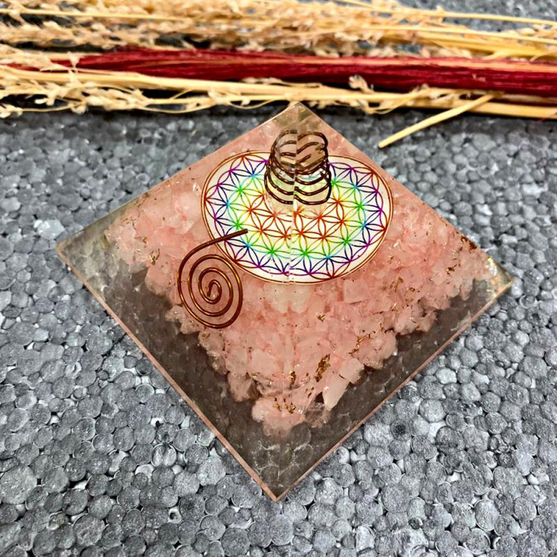 PEMBE KUVARS TAŞLI ORGONİT PİRAMİT